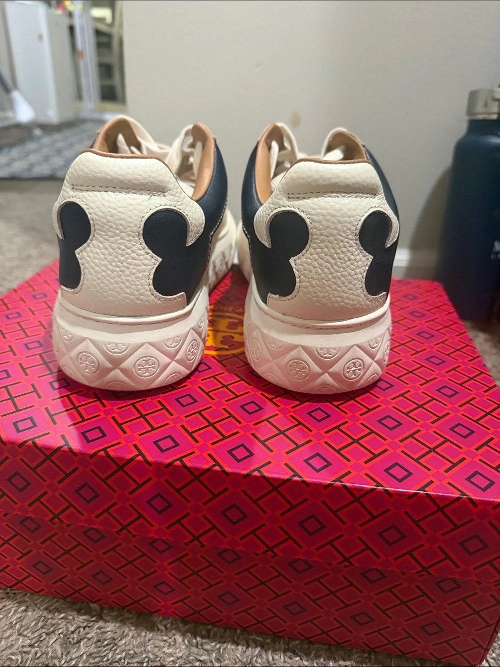 Tory Burch tory burch